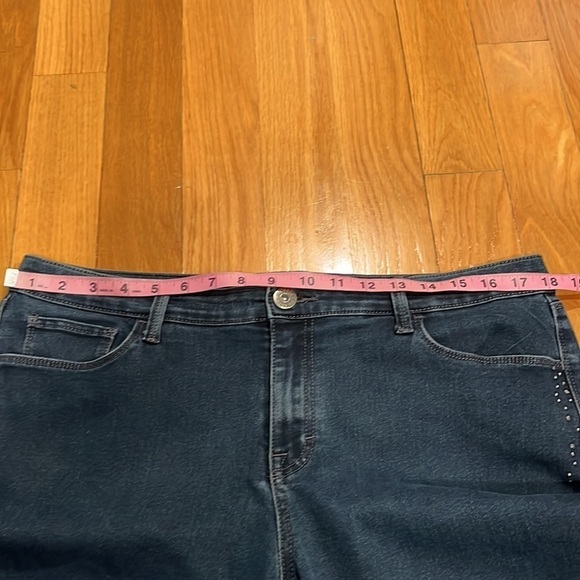 Style & co. Denim Capri size 16. - Picture 8 of 10